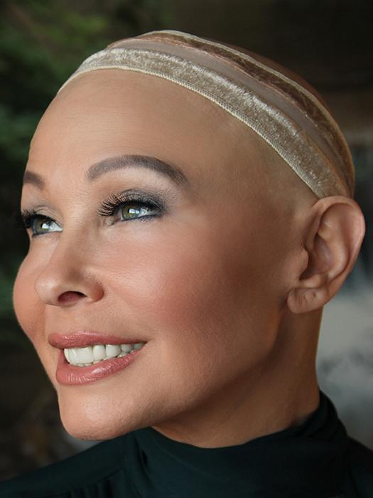 The silicon non-slip grip strip is perfect for those with or without hair! 